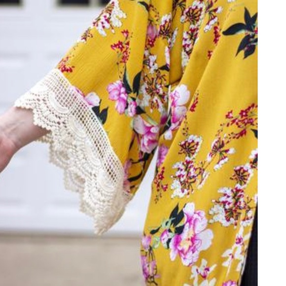 Kimono - Picture 2 of 2